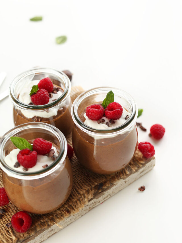 EASY-6-ingredient-Chia-Seed-Pudding-thats-creamy-rich-and-naturally-sweetened-vegan-glutenfree-chocolate (1)